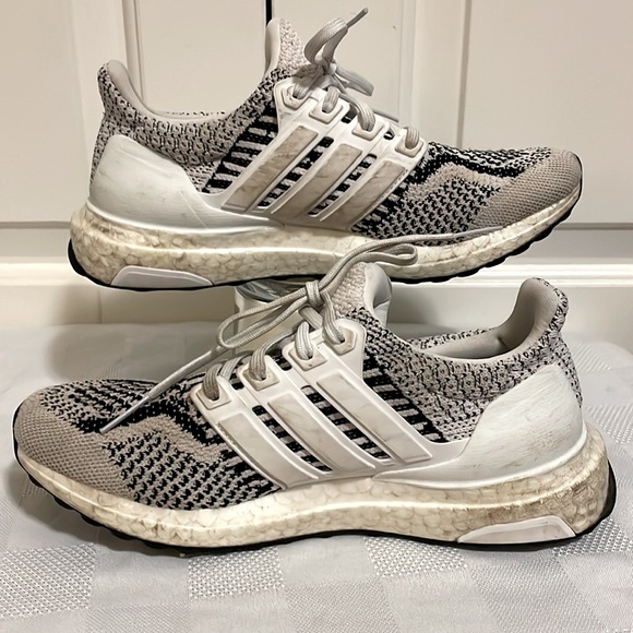 Ultra boost shoes - Picture 4 of 12